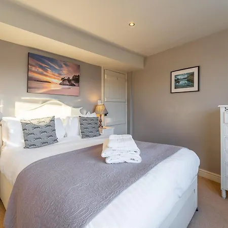 Holiday home Lily Tarn