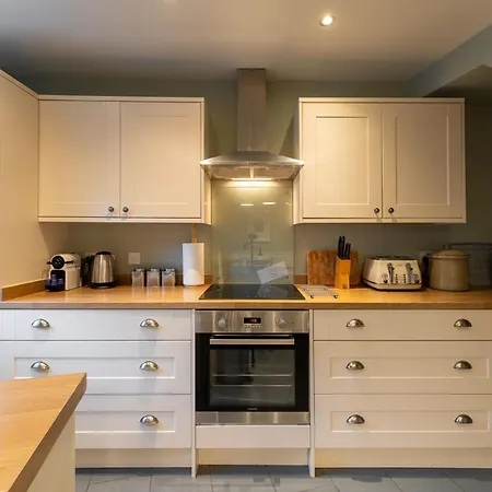 Lily Tarn Holiday home