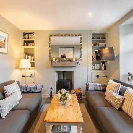 Lily Tarn Holiday home